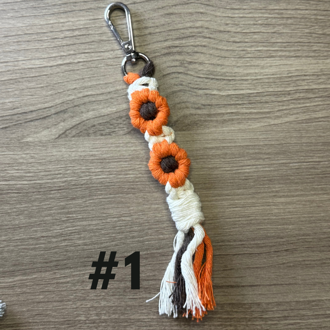 Daisy Keyring - Premade